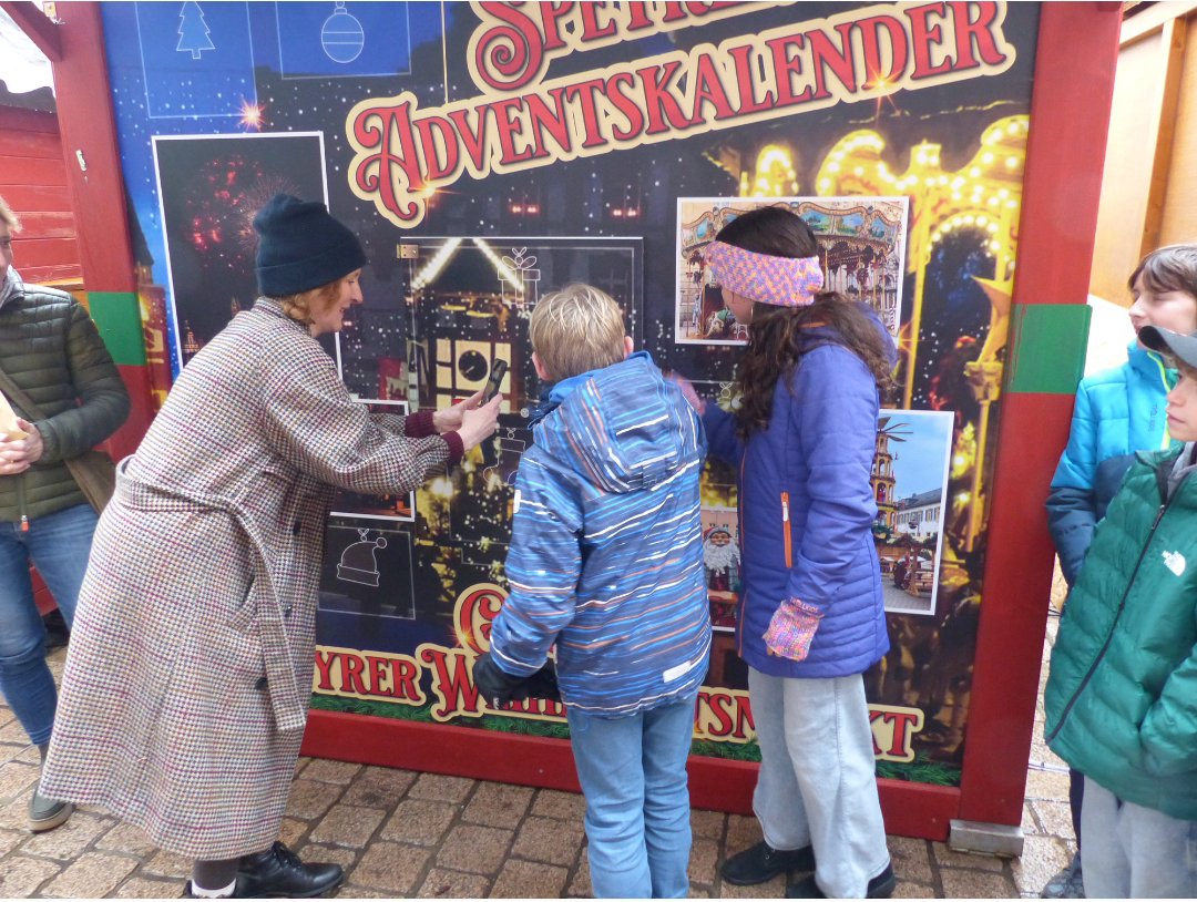 Klasse 6a öffnet ein Türchen